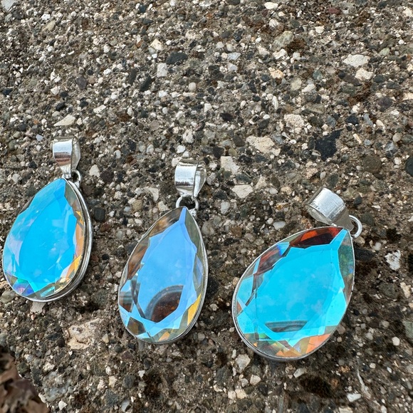 Rainbow aura quartz 925 silver pendant - Picture 9 of 10